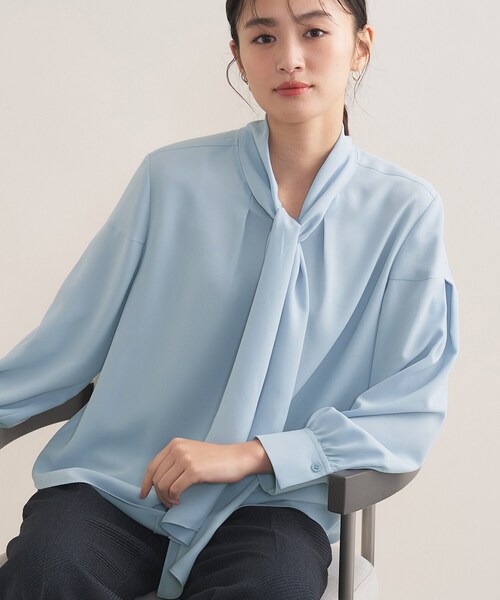 INDIVI（インディヴィ）の「【セレモニー／洗える】ジョーゼットボウタイブラウス（シャツ/ブラウス・レディース・サックスブルー/ライトグレー/ホワイト・15 /13/05/40/38/36/19）」の3枚目の写真