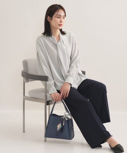 INDIVI（インディヴィ）の「【セレモニー／洗える】ジョーゼットボウタイブラウス（シャツ/ブラウス・レディース・サックスブルー/ライトグレー/ホワイト・15 /13/05/40/38/36/19）」の17枚目の写真