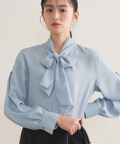 INDIVI（インディヴィ）の「【セレモニー／洗える】ジョーゼットボウタイブラウス（シャツ/ブラウス・レディース・サックスブルー/ライトグレー/ホワイト・15 /13/05/40/38/36/19）」の9枚目の写真