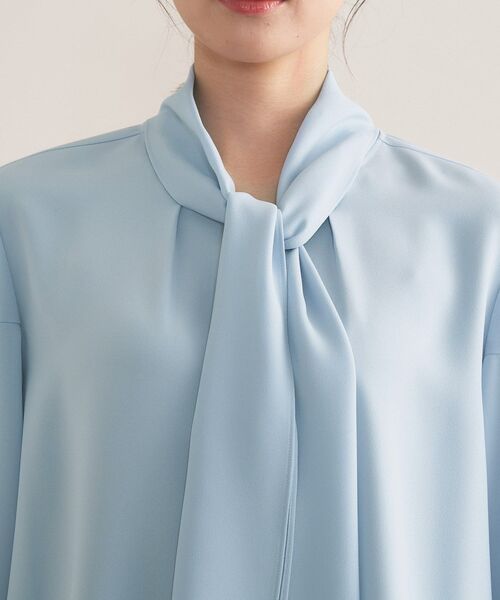 INDIVI（インディヴィ）の「【セレモニー／洗える】ジョーゼットボウタイブラウス（シャツ/ブラウス・レディース・サックスブルー/ライトグレー/ホワイト・15 /13/05/40/38/36/19）」の5枚目の写真
