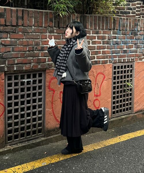 LENEORO(ルネオロ)の「ピアシックハンドルクロスバッグ(5色展開)(メッセンジャーバッグ・レディース・ブラック/シルバー/アイボリー/モカ・FREE)」の8枚目の写真