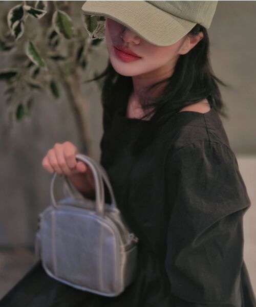 LENEORO(ルネオロ)の「ピアシックハンドルクロスバッグ(5色展開)(メッセンジャーバッグ・レディース・ブラック/シルバー/アイボリー/モカ・FREE)」の13枚目の写真