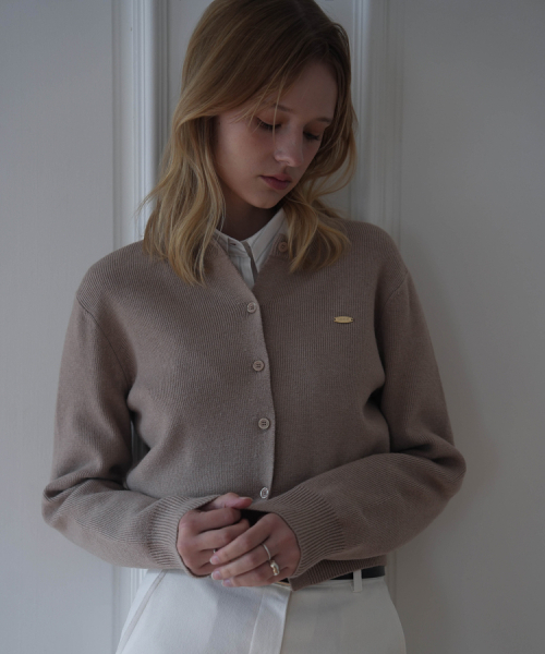 DEHEVE（デヘヴェ）の「Basic Round Knit Cardigan [Beige]（カーディガン/ボレロ・レディース・その他・FREE）」の4枚目の写真