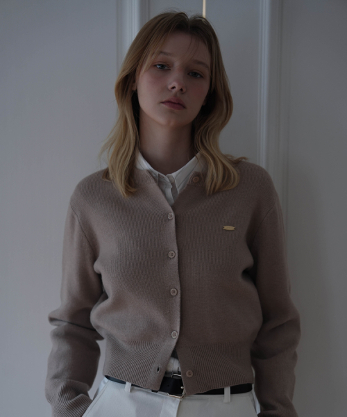 DEHEVE（デヘヴェ）の「Basic Round Knit Cardigan [Beige]（カーディガン/ボレロ・レディース・その他・FREE）」の5枚目の写真