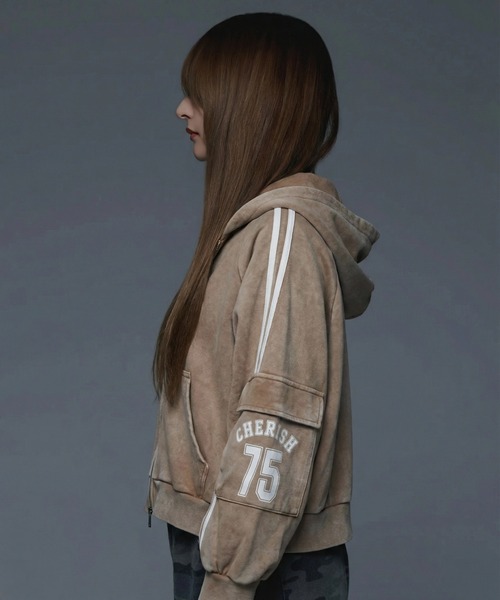 .KOM(ドットコム)の「『.KOM/ドットケーオーエム』ラインデザインジップパーカー【GC】(パーカー・レディース・グレー/ブラック/ベージュ・FREE)」の3枚目の写真