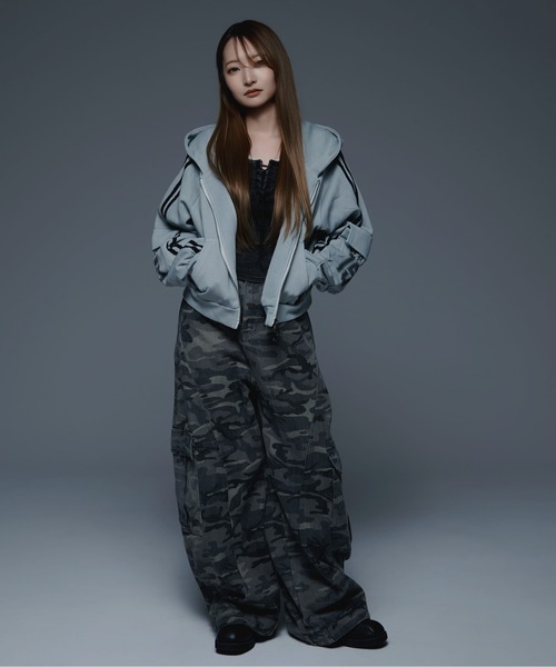 .KOM(ドットコム)の「『.KOM/ドットケーオーエム』ラインデザインジップパーカー【GC】(パーカー・レディース・グレー/ブラック/ベージュ・FREE)」の9枚目の写真