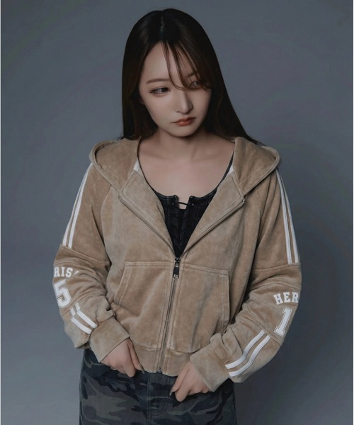 .KOM(ドットコム)の「『.KOM/ドットケーオーエム』ラインデザインジップパーカー【GC】(パーカー・レディース・グレー/ブラック/ベージュ・FREE)」の11枚目の写真
