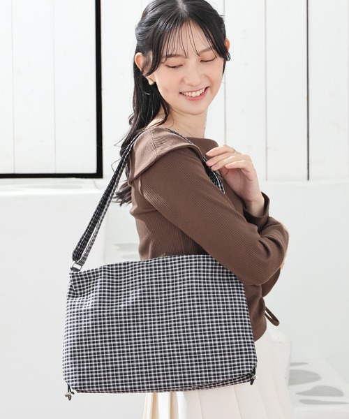 Honeys（ハニーズ）の「柄ドロストミニショルダー（ショルダーバッグ・レディース・ピンク系その他/ブルー系その他3/ホワイト系その他/ブラック×ホワイト・FREE）」の5枚目の写真