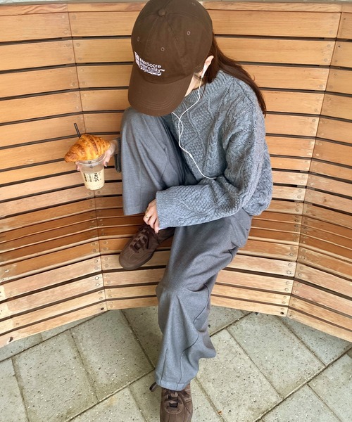 ISOOK(アイスー)の「ビッグサイズケーブルニット(kiharu select) / セーター プルオーバー ルーズ オーバーサイズ 長袖 クルーネック ラウンドネック 丸首 グレー アイボリー(ニット/セーター・レディース・アイボリー/グレー・FREE)」の11枚目の写真