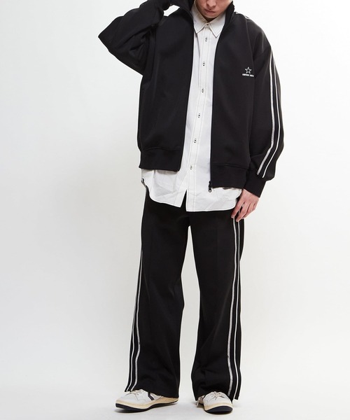 CONVERSE TOKYO（コンバーストウキョウ）の「SIDE LINE LOOSE TRACK PANTS（その他パンツ・レディース・ライトグレー/チャコールグレー/オリーブ/ブラック・MEDIUM/LARGE/SMALL）」の11枚目の写真