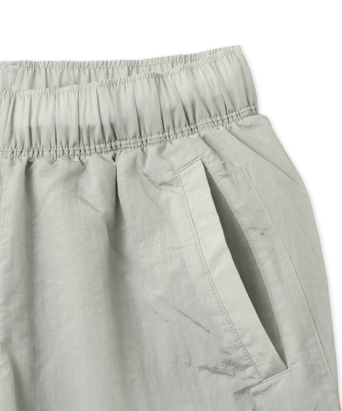 NEW BALANCE(ニューバランス)の「New Balance Shohei Signature Crinkle Nylon Short / ニューバランス オオタニ ショウヘイ シグネチャークリンクルナイロンショーツ(その他パンツ・メンズ・グレー/ブラック・M/L/XL)」の3枚目の写真