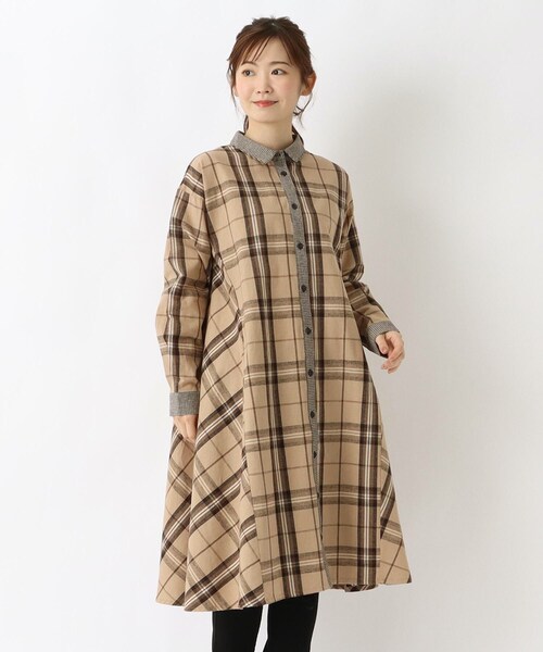one'sterrace(ワンズテラス)の「綿麻フランネル チェック柄シャツワンピース(ワンピース・レディース・レッド系9/イエロー系9/ダークブラウン系8・02)」の2枚目の写真