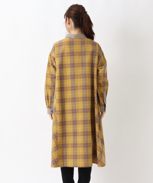 one'sterrace(ワンズテラス)の「綿麻フランネル チェック柄シャツワンピース(ワンピース・レディース・レッド系9/イエロー系9/ダークブラウン系8・02)」の6枚目の写真