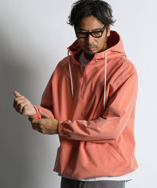 The DUFFER of ST.GEORGE（ザダファーオブセントジョージ）の「SULFUR DYE OXFORD PULLOVER HOODIE SHIRTS：サルファ染め オックスフォード シャツパーカー フードシャツ シャツアウター（パーカー・メンズ・ブラック/グリーン/オレンジ・SMALL/MEDIUM/LARGE/X-LARGE）」の3枚目の写真