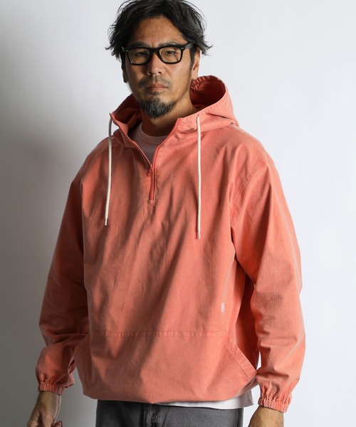 The DUFFER of ST.GEORGE（ザダファーオブセントジョージ）の「SULFUR DYE OXFORD PULLOVER HOODIE SHIRTS：サルファ染め オックスフォード シャツパーカー フードシャツ シャツアウター（パーカー・メンズ・ブラック/グリーン/オレンジ・SMALL/MEDIUM/LARGE/X-LARGE）」の8枚目の写真