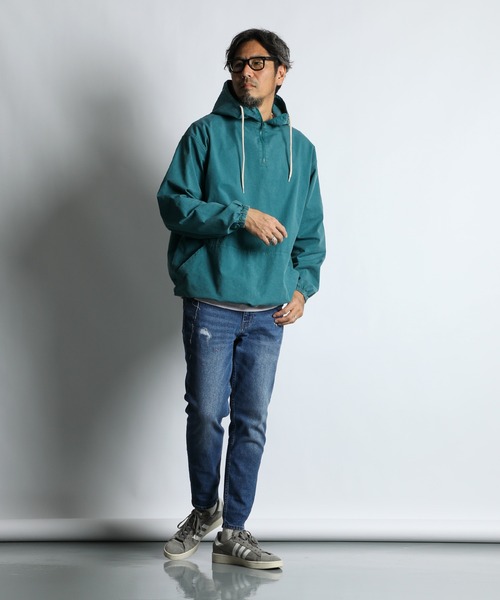 The DUFFER of ST.GEORGE（ザダファーオブセントジョージ）の「SULFUR DYE OXFORD PULLOVER HOODIE SHIRTS：サルファ染め オックスフォード シャツパーカー フードシャツ シャツアウター（パーカー・メンズ・ブラック/グリーン/オレンジ・SMALL/MEDIUM/LARGE/X-LARGE）」の7枚目の写真