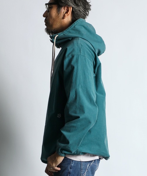 The DUFFER of ST.GEORGE（ザダファーオブセントジョージ）の「SULFUR DYE OXFORD PULLOVER HOODIE SHIRTS：サルファ染め オックスフォード シャツパーカー フードシャツ シャツアウター（パーカー・メンズ・ブラック/グリーン/オレンジ・SMALL/MEDIUM/LARGE/X-LARGE）」の10枚目の写真