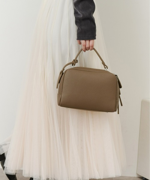 Olu.（オルドット）の「ダブルジップボストンバッグ（ボストンバッグ・レディース・グレイッシュベージュ/ブラック/アイボリー・FREE）」の9枚目の写真