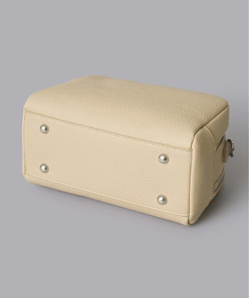 Olu.（オルドット）の「ダブルジップボストンバッグ（ボストンバッグ・レディース・グレイッシュベージュ/ブラック/アイボリー・FREE）」の15枚目の写真