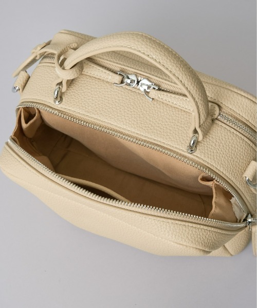 Olu.（オルドット）の「ダブルジップボストンバッグ（ボストンバッグ・レディース・グレイッシュベージュ/ブラック/アイボリー・FREE）」の16枚目の写真