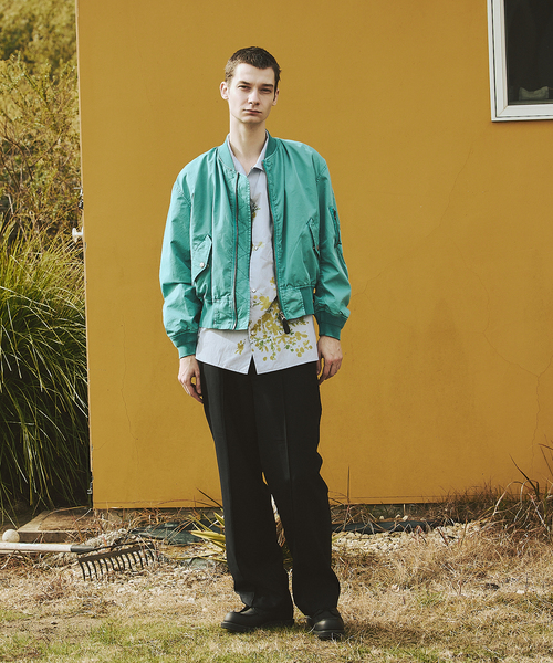 JOURNAL STANDARD（ジャーナルスタンダード）の「オーバー フィット ライト ボンバー ガーメントダイ ブルゾン（MA-1・メンズ・オレンジ/ブラック系その他/ライトブルー・LARGE/MEDIUM）」の4枚目の写真