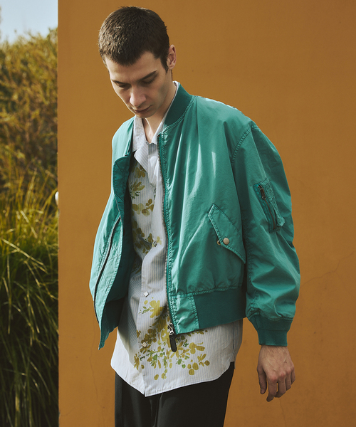 JOURNAL STANDARD（ジャーナルスタンダード）の「オーバー フィット ライト ボンバー ガーメントダイ ブルゾン（MA-1・メンズ・オレンジ/ブラック系その他/ライトブルー・LARGE/MEDIUM）」の6枚目の写真