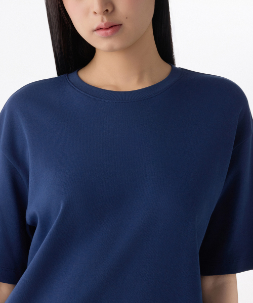 MUSINSA STANDARD WOMAN（ムシンサスタンダードウーマン）の「ウィメンズリラックスフィットクルーネックTシャツ[ミッドナイトブルー]（Tシャツ/カットソー・レディース・その他・LARGE/MEDIUM/SMALL/X-LARGE/X-SMALL）」の4枚目の写真