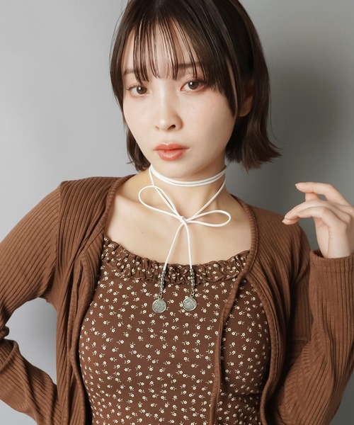 SPINNS(スピンズ)の「紐チョーカー/コイン(チョーカー・レディース・ホワイト/ブラウン/ブラック・ONESIZE)」の8枚目の写真