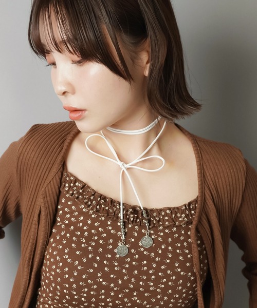 SPINNS(スピンズ)の「紐チョーカー/コイン(チョーカー・レディース・ホワイト/ブラウン/ブラック・ONESIZE)」の9枚目の写真