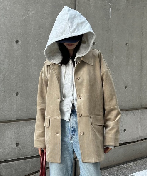 Perushu(ペルーシュ)の「Faux Suede Over Shirt Jacket / フェイクスウェードオーバーシャツジャケット(カバーオール・レディース・ベージュ/ライトグリーン/ブラウン・SMALL/MEDIUM)」の6枚目の写真