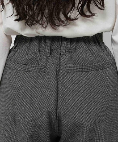 niko and...（ニコアンド）の「タックストレートパンツ（その他パンツ・レディース・ダークブラウン/グレー/チャコール・LARGE/MEDIUM）」の21枚目の写真