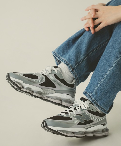 NEW BALANCE(ニューバランス)の「Abzorb 2000(スニーカー・メンズ・シルバー×ブラック・22.5cm/23.0cm/23.5cm/24.0cm/24.5cm/25.0cm/25.5cm/26.0cm/26.5cm/27.0cm/27.5cm/28.0cm/28.5cm/29.0cm/30.0cm)」の11枚目の写真