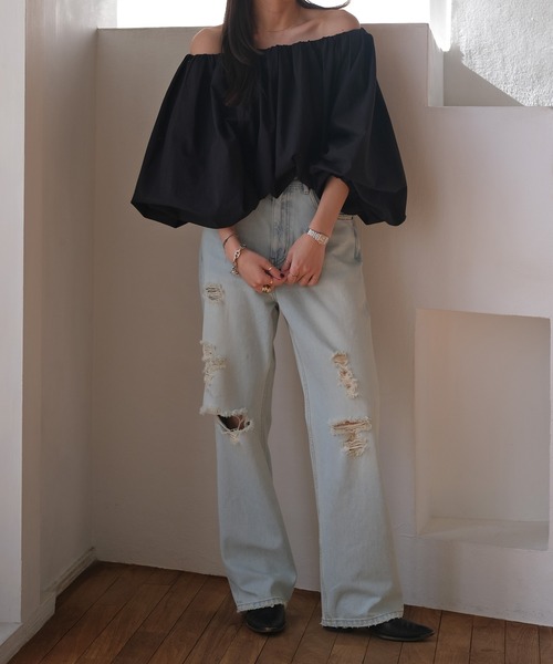 AKTE（アクテ）の「オフショルダーボリュームブラウス（シャツ/ブラウス・レディース・ブラック/ホワイト・FREE）」の3枚目の写真