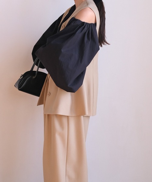 AKTE（アクテ）の「オフショルダーボリュームブラウス（シャツ/ブラウス・レディース・ブラック/ホワイト・FREE）」の10枚目の写真