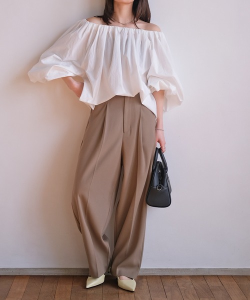 AKTE（アクテ）の「オフショルダーボリュームブラウス（シャツ/ブラウス・レディース・ブラック/ホワイト・FREE）」の13枚目の写真