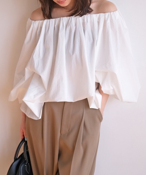 AKTE（アクテ）の「オフショルダーボリュームブラウス（シャツ/ブラウス・レディース・ブラック/ホワイト・FREE）」の14枚目の写真