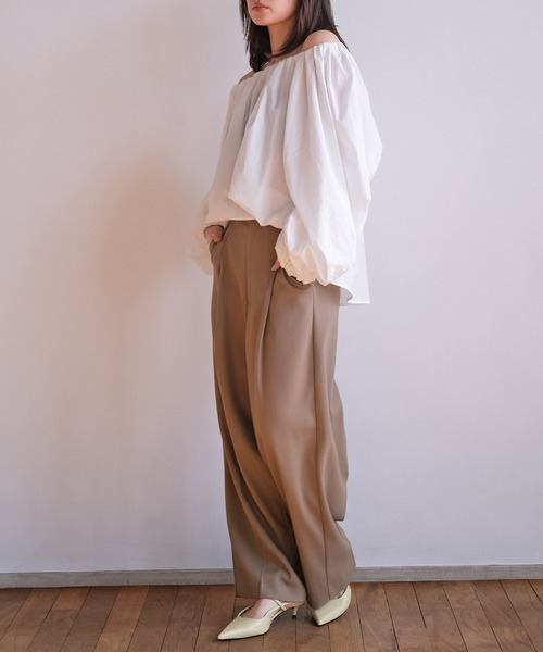 AKTE（アクテ）の「オフショルダーボリュームブラウス（シャツ/ブラウス・レディース・ブラック/ホワイト・FREE）」の16枚目の写真