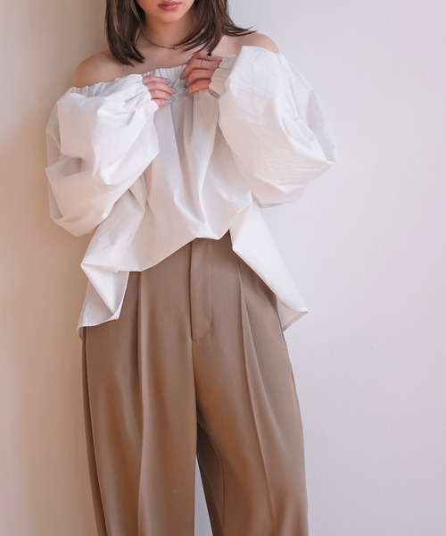 AKTE（アクテ）の「オフショルダーボリュームブラウス（シャツ/ブラウス・レディース・ブラック/ホワイト・FREE）」の18枚目の写真