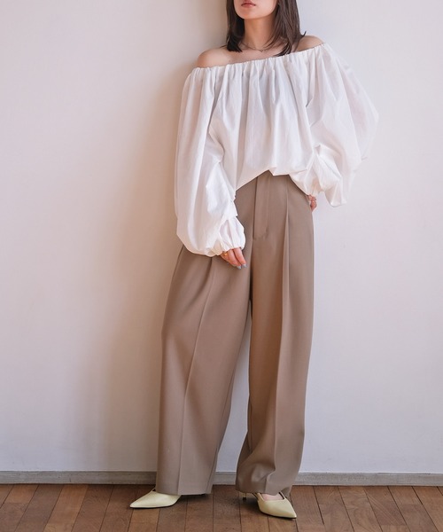 AKTE（アクテ）の「オフショルダーボリュームブラウス（シャツ/ブラウス・レディース・ブラック/ホワイト・FREE）」の19枚目の写真