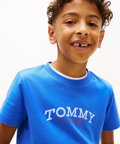 TOMMY HILFIGER(トミーヒルフィガー)の「BOYS モノグラムグラフィックTシャツ(Tシャツ/カットソー・キッズ・レッド/ホワイト/マルチ/ブルー・150cm/130cm/160cm/140cm/120cm)」の10枚目の写真