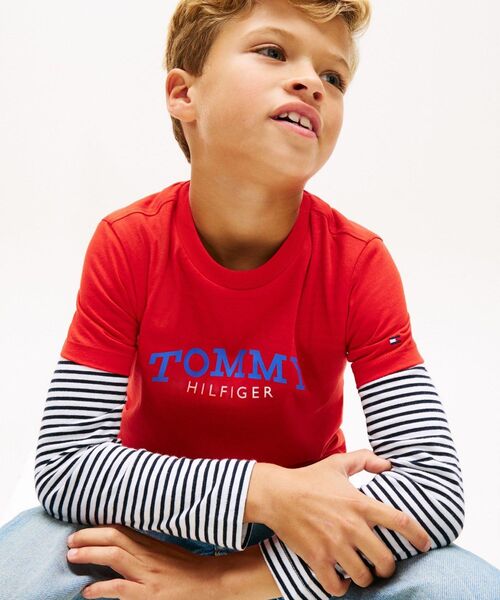TOMMY HILFIGER(トミーヒルフィガー)の「BOYS モノグラムグラフィックTシャツ(Tシャツ/カットソー・キッズ・レッド/ホワイト/マルチ/ブルー・150cm/130cm/160cm/140cm/120cm)」の15枚目の写真