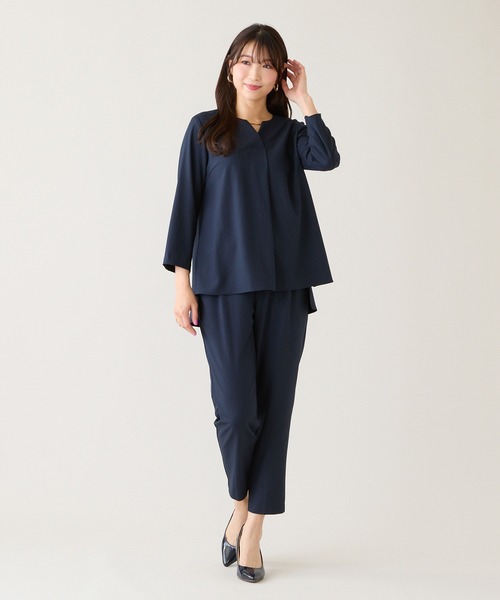 Rose Tiara(ローズティアラ)の「【セットアップ対応】【イージーケア】ストレッチツイルブラウス(シャツ/ブラウス・レディース・ネイビー/ベージュ・46/42/38)」の4枚目の写真