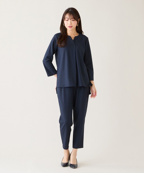 Rose Tiara(ローズティアラ)の「【セットアップ対応】【イージーケア】ストレッチツイルブラウス(シャツ/ブラウス・レディース・ネイビー/ベージュ・46/42/38)」の5枚目の写真