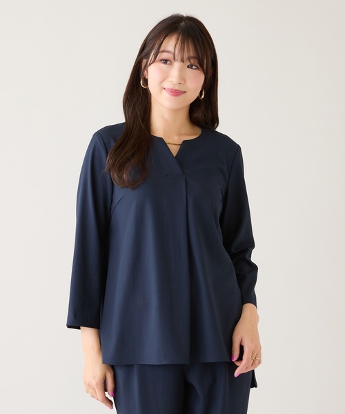 Rose Tiara(ローズティアラ)の「【セットアップ対応】【イージーケア】ストレッチツイルブラウス(シャツ/ブラウス・レディース・ネイビー/ベージュ・46/42/38)」の10枚目の写真