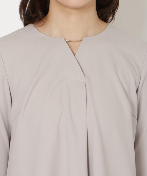 Rose Tiara(ローズティアラ)の「【セットアップ対応】【イージーケア】ストレッチツイルブラウス(シャツ/ブラウス・レディース・ネイビー/ベージュ・46/42/38)」の22枚目の写真