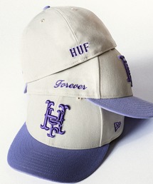 HUF（ハフ）の「NEW ERA VARSITY HAT（キャップ）」