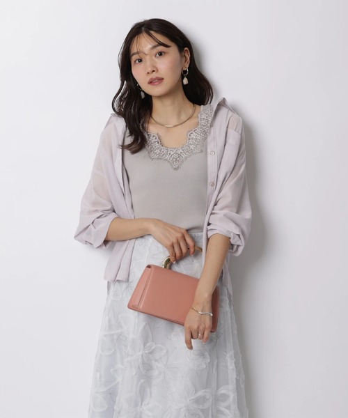 JUSGLITTY（ジャスグリッティー）の「シアーシャツ×レースニットＳＥＴ（ニット/セーター・レディース・チャコールグレー/ホワイト/ピンク/ミント・2）」の4枚目の写真