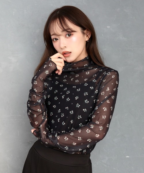 CECIL McBEE（セシルマクビー）の「パワーネット小花柄タートルネック（Tシャツ/カットソー・レディース・アイボリー/チャコールグレー/ブラック・MEDIUM/LARGE）」の4枚目の写真