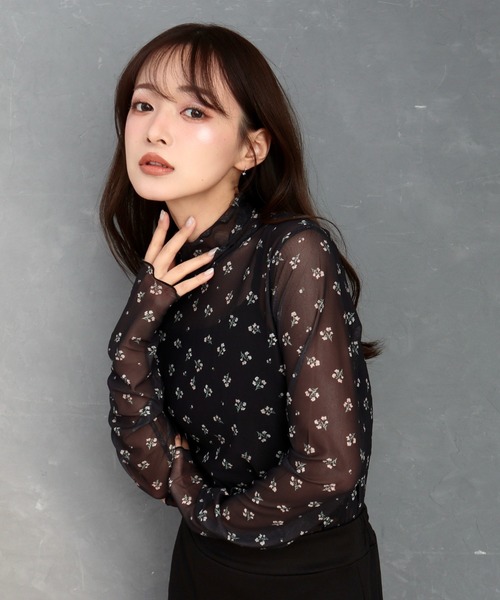 CECIL McBEE（セシルマクビー）の「パワーネット小花柄タートルネック（Tシャツ/カットソー・レディース・アイボリー/チャコールグレー/ブラック・MEDIUM/LARGE）」の5枚目の写真