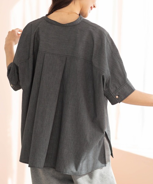 SHOO・LA・RUE（シューラルー）の「【体型カバー/洗濯機可】インせず着られる　デニムライクシャツ（シャツ/ブラウス・レディース・ホワイト/ブルー/ブラック・00）」の22枚目の写真